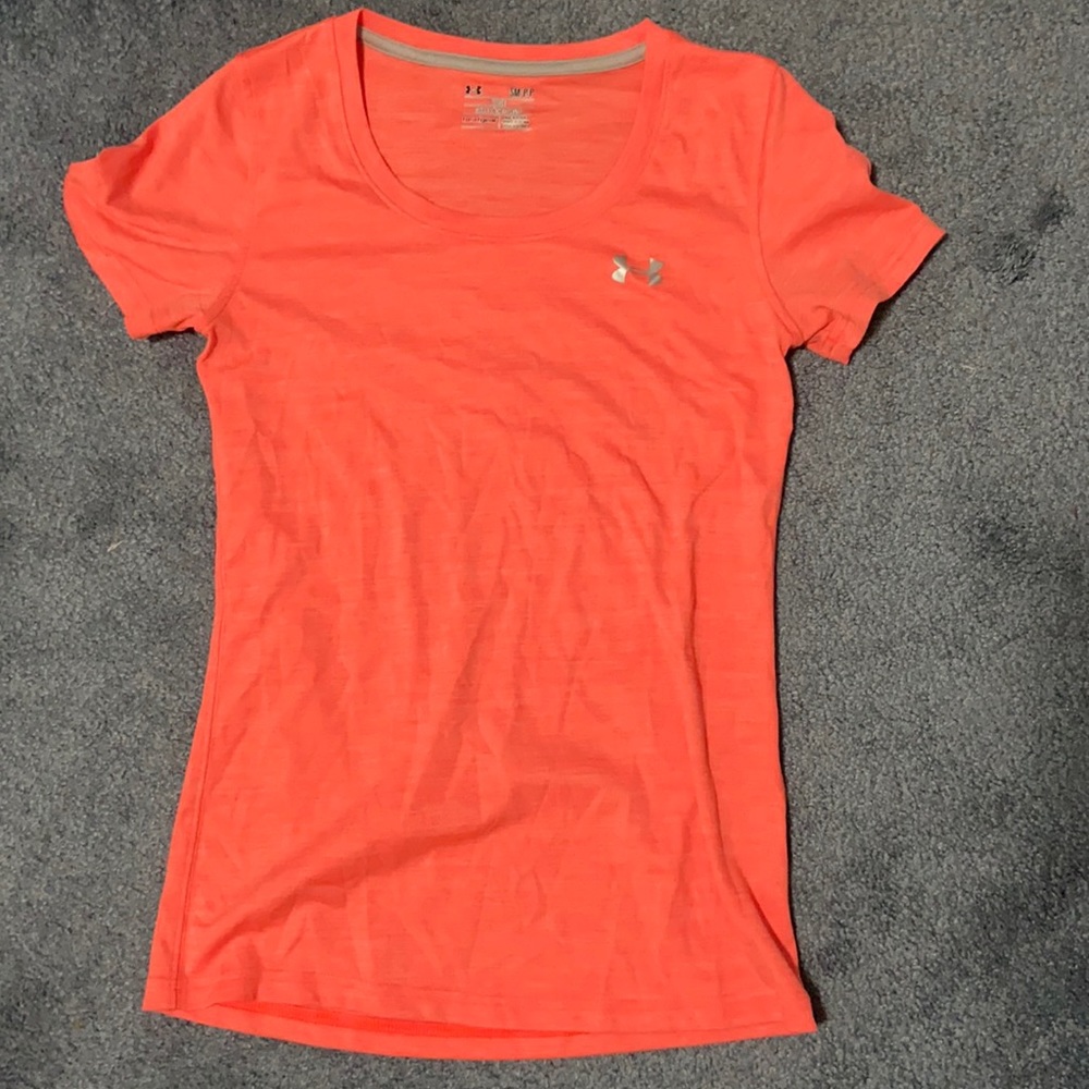 Under Amour short sleeve shirt